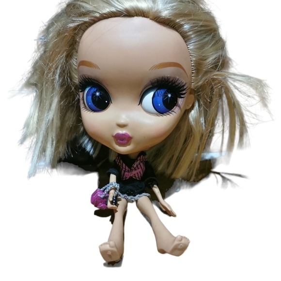 𝅺2006 Mattel Beauty Cuties Doll Rockabelle 10" Color Changing Eyes - Picture 2 of 2